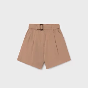 Pantalón corto con cinturón chica